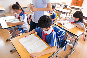 你擔(dān)心的國(guó)際化學(xué)校課程，孩子應(yīng)該怎么學(xué)？