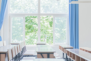 公立學(xué)校VS國(guó)際學(xué)校，如何選擇？誰(shuí)更勝一籌？